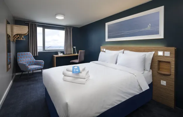 Nyrenoveret dobbeltværelse med king size Travelodge Dreamer-seng