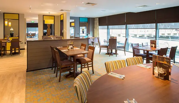 Restaurant på Premier Inn Manchester City Centre West